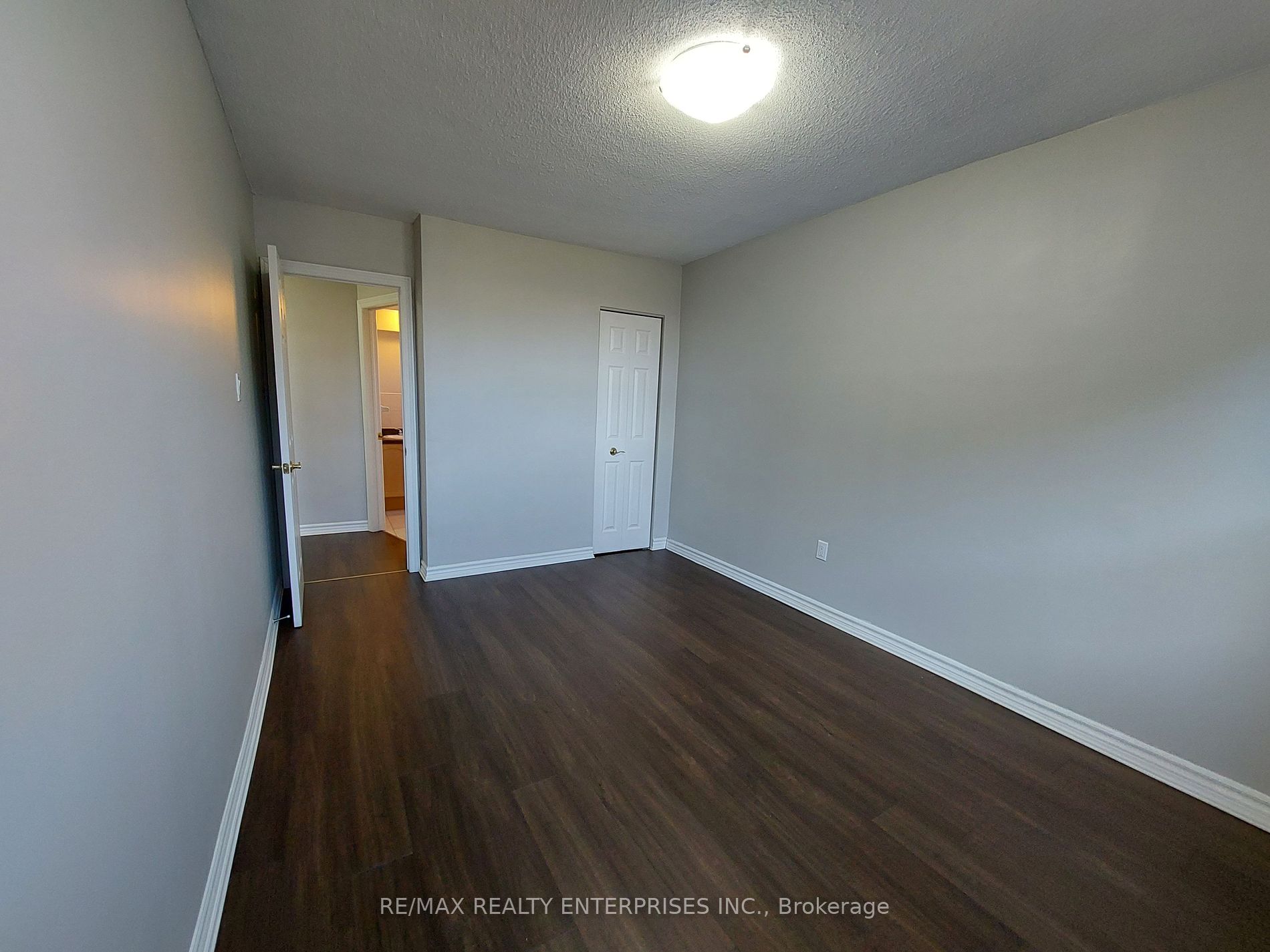 851 Queenston Rd 3 Property Photo 12