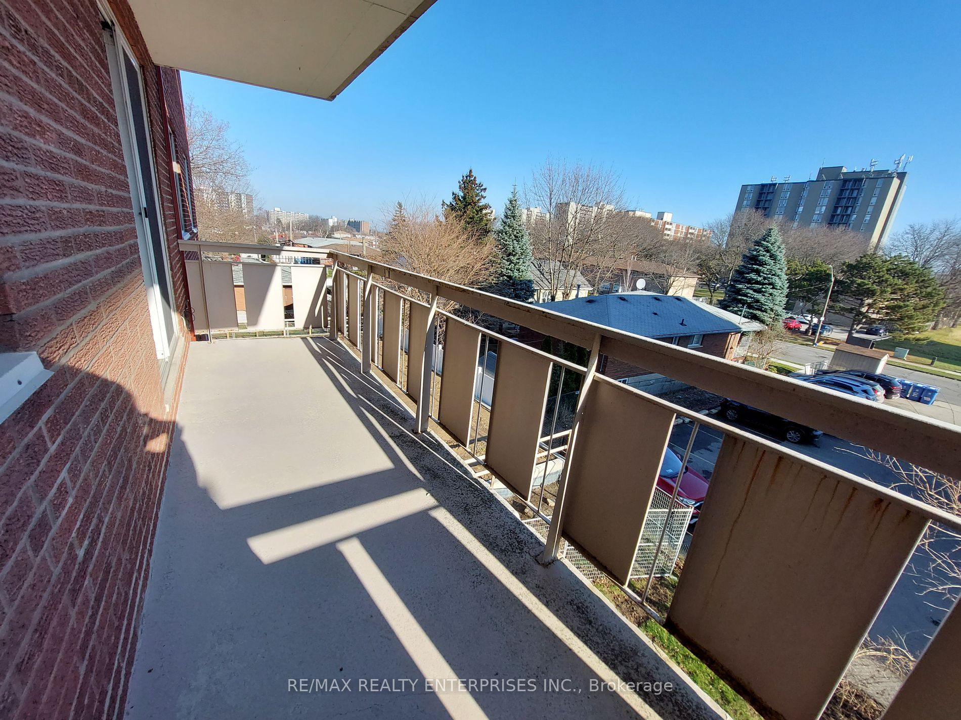 851 Queenston Rd 3 Property Photo 16