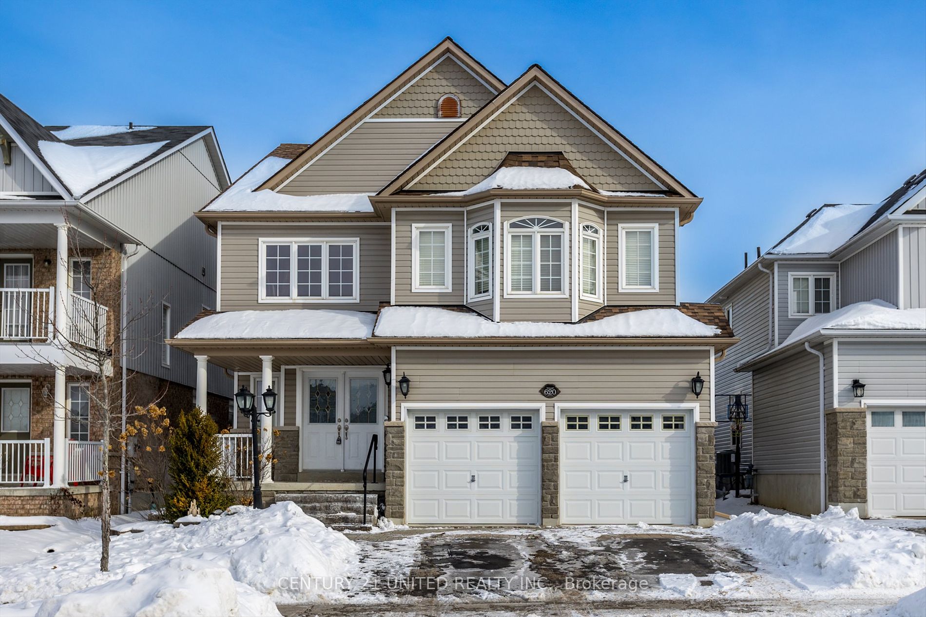 620 Tully Cres Property Photo 2