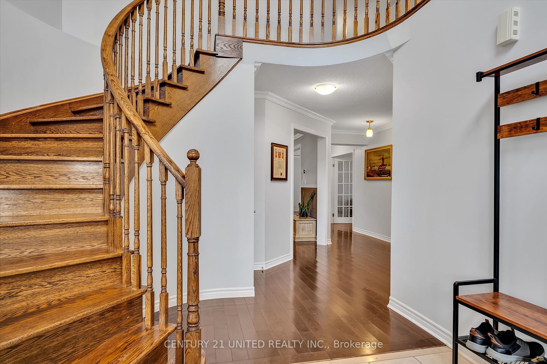 620 Tully Cres Property Photo 4