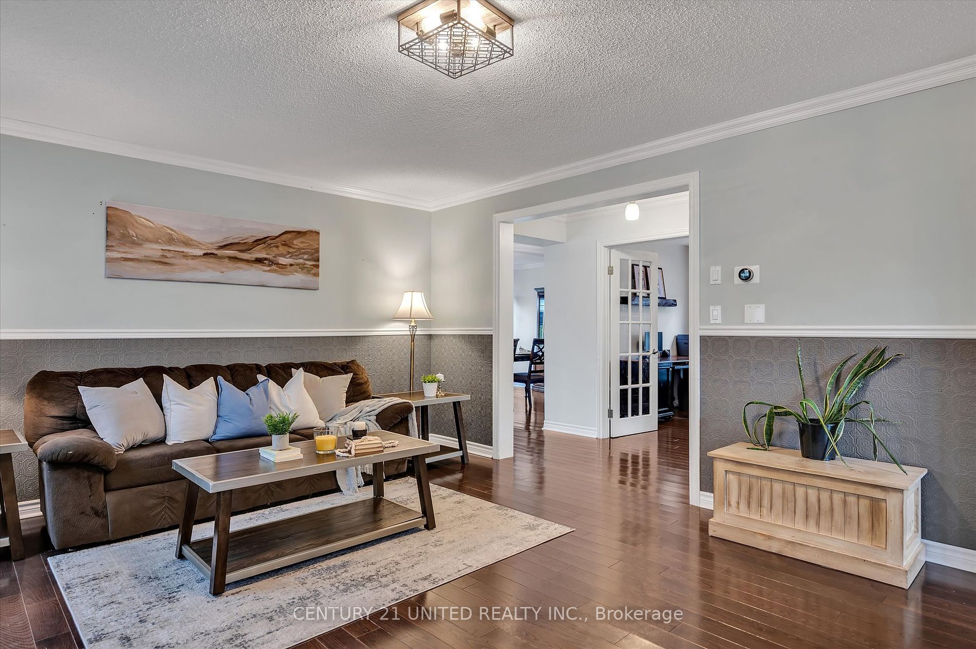 620 Tully Cres Property Photo 6