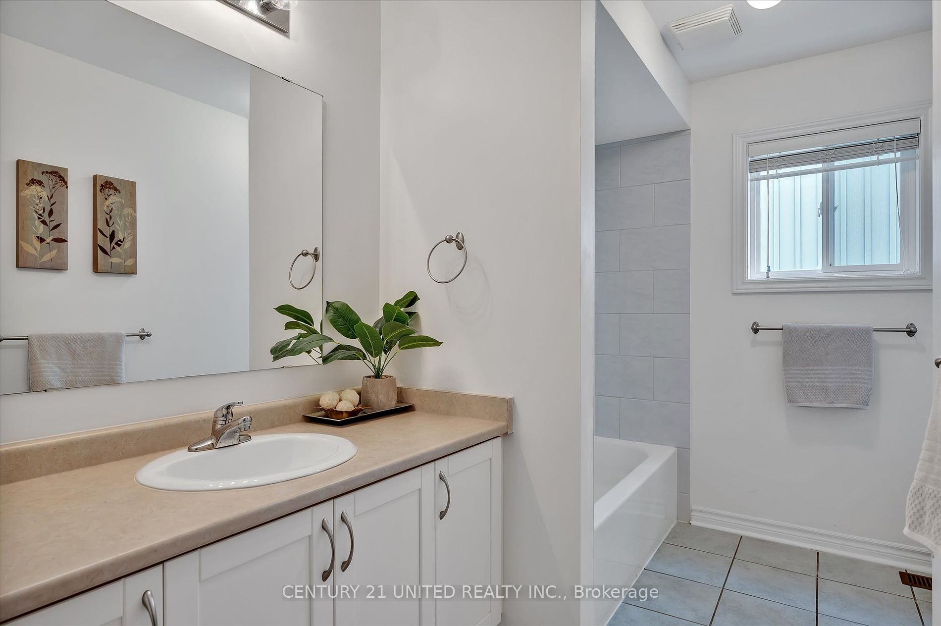 620 Tully Cres Property Photo 29