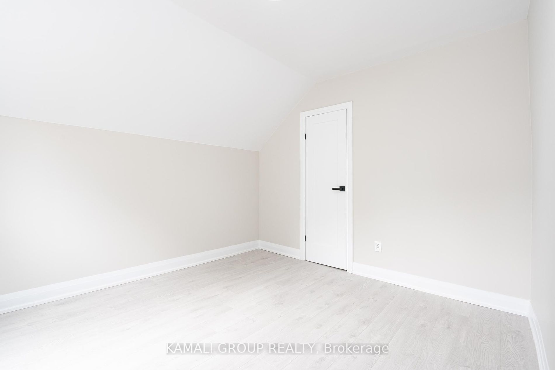 64 Smith Ave Property Photo 22