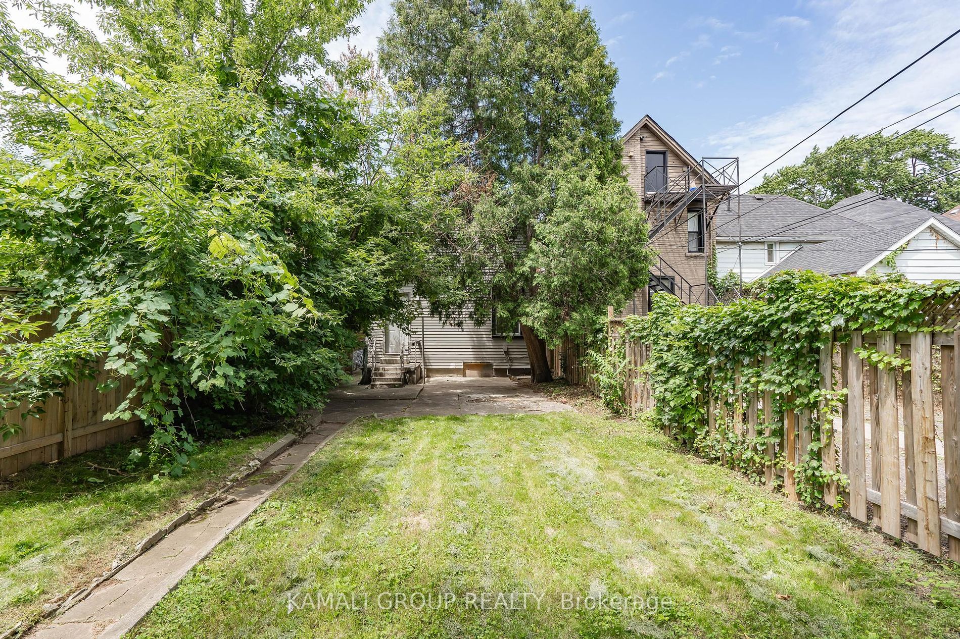 64 Smith Ave Property Photo 24