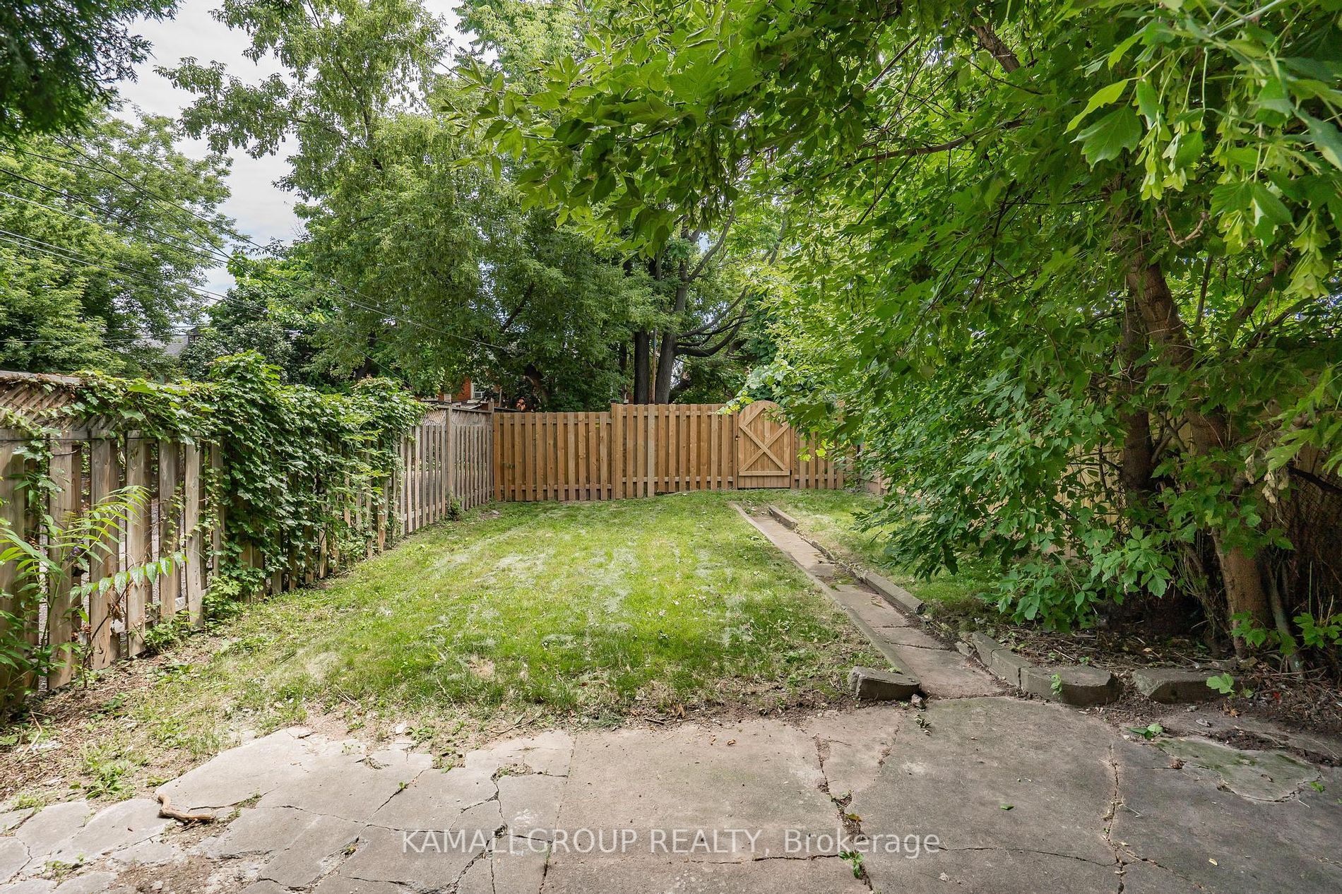 64 Smith Ave Property Photo 25