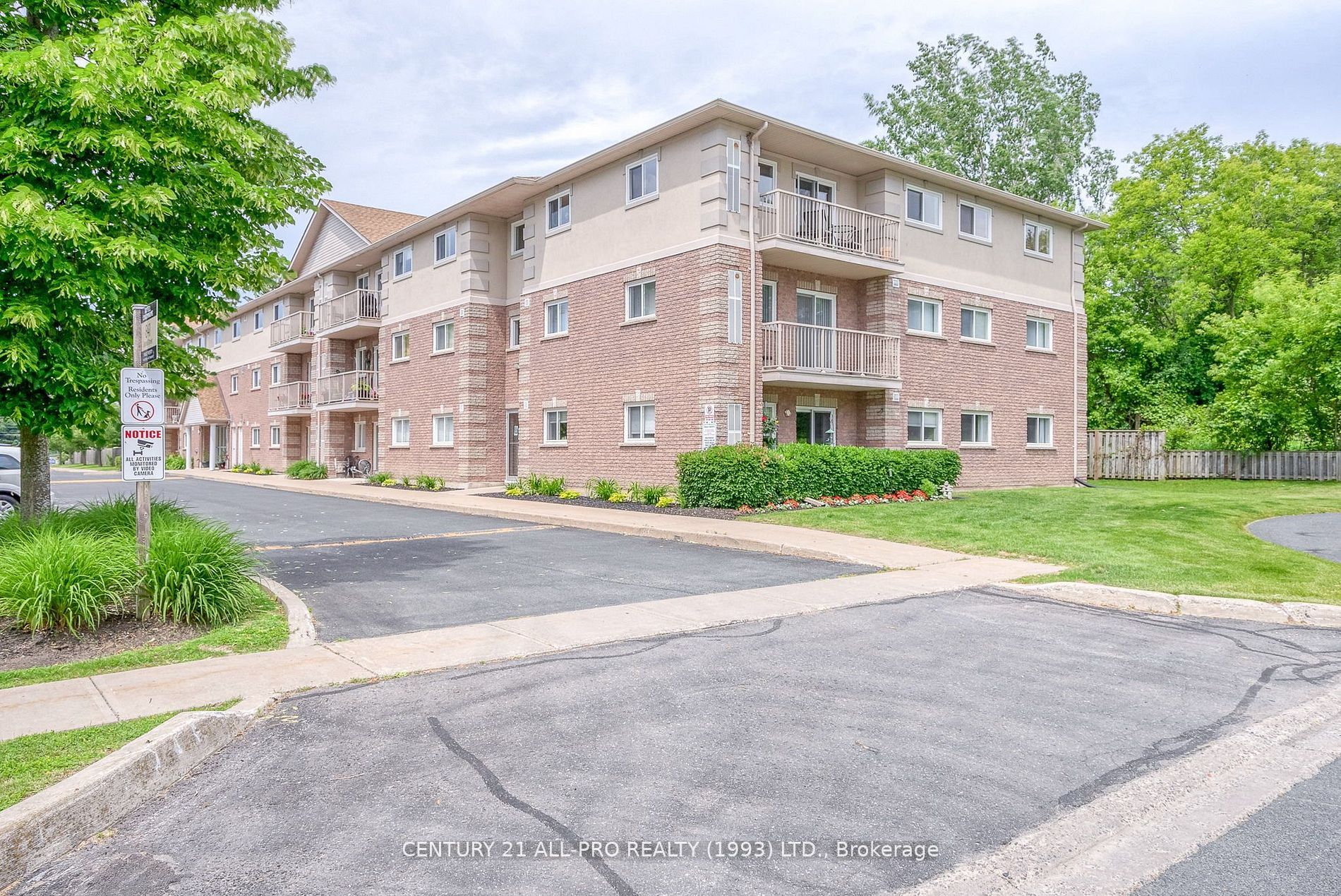841 Battell St 9 Property Photo 6