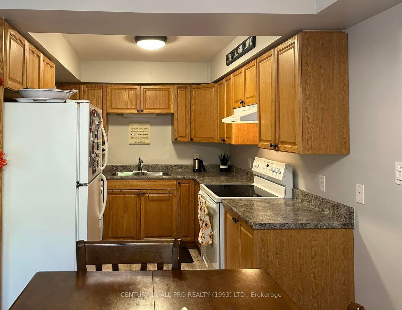 841 Battell St 9 Property Photo 11