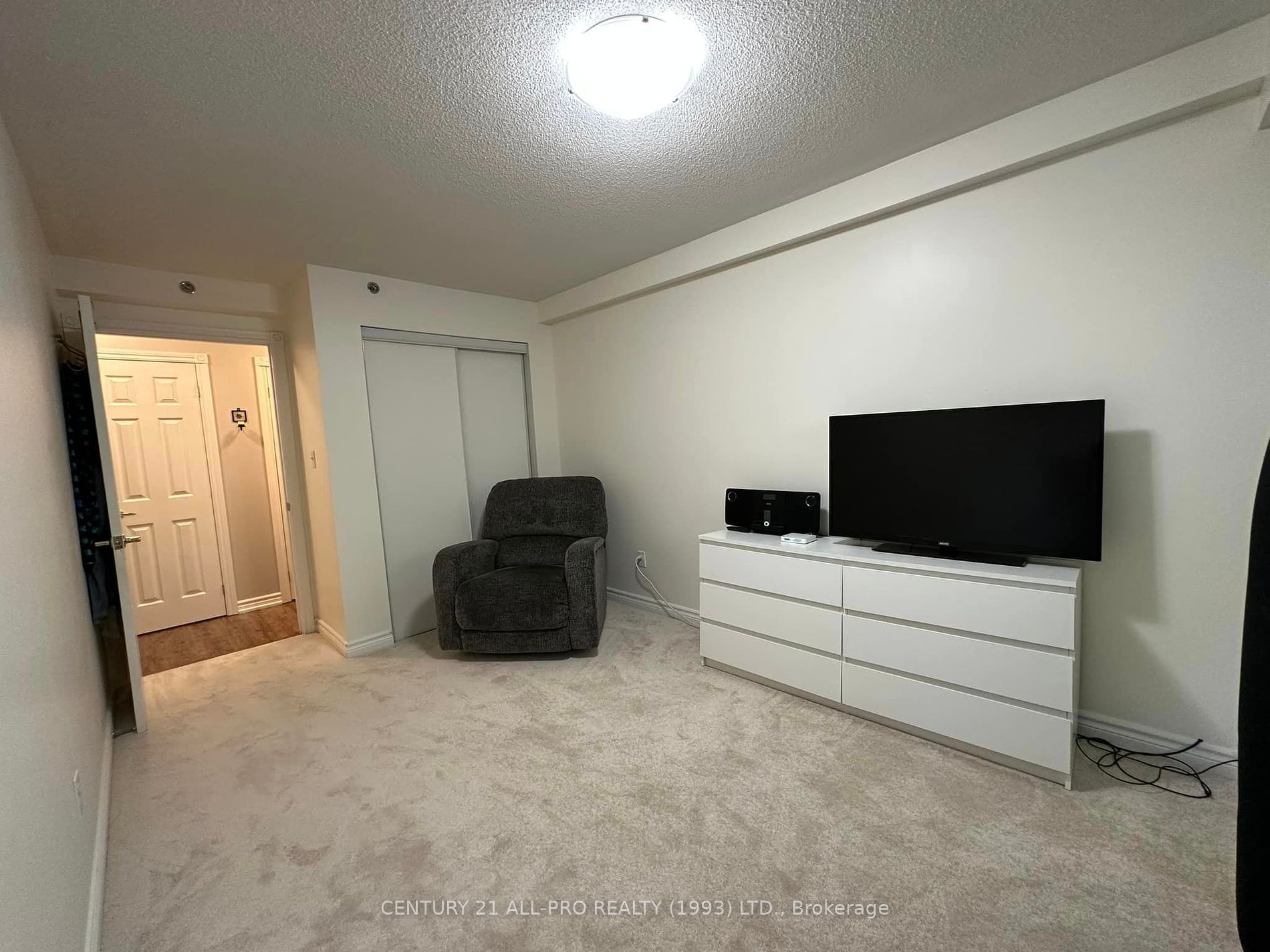 841 Battell St 9 Property Photo 16