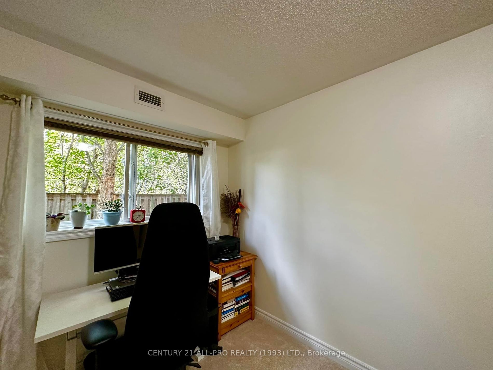 841 Battell St 9 Property Photo 17
