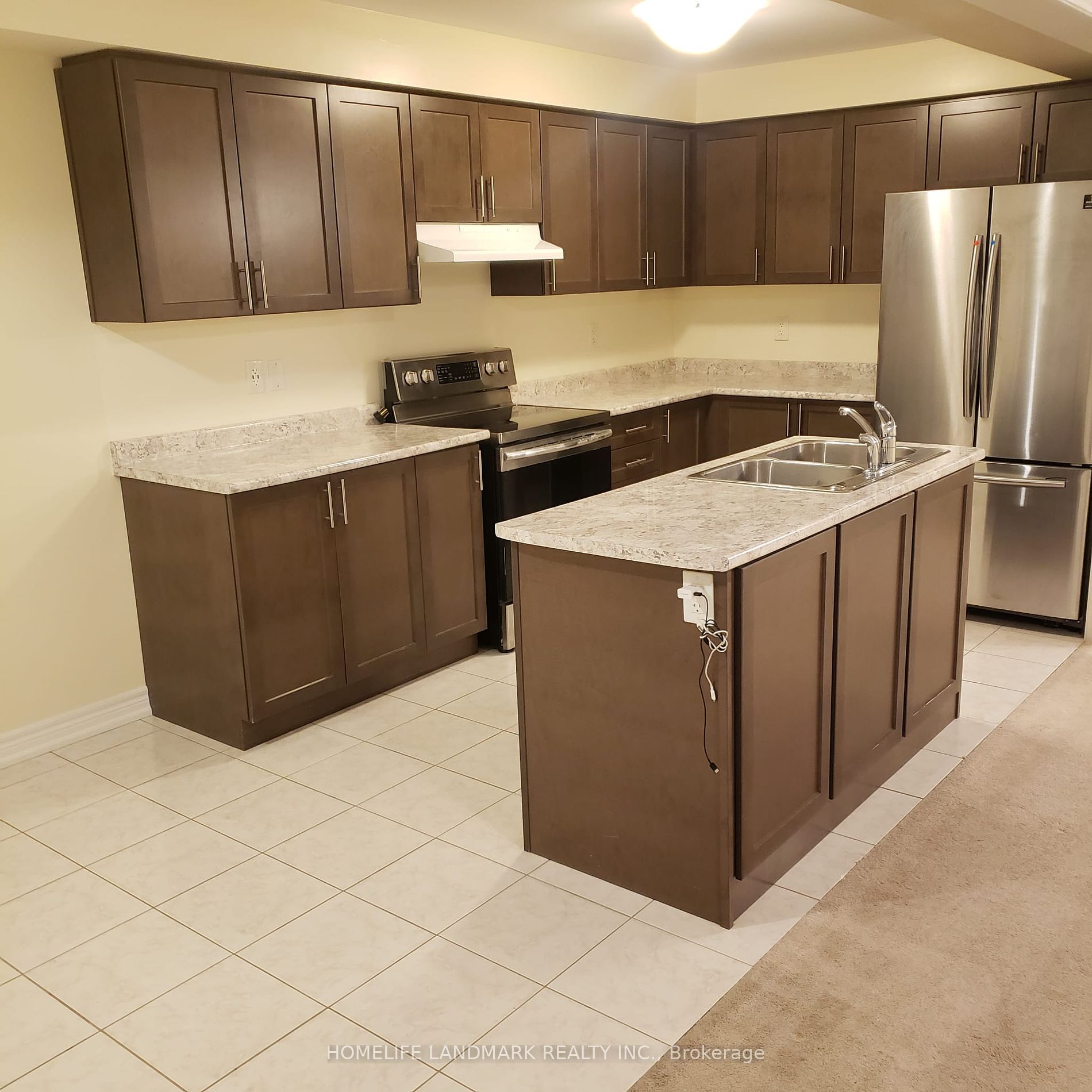 570 Linden Dr Property Photo 2