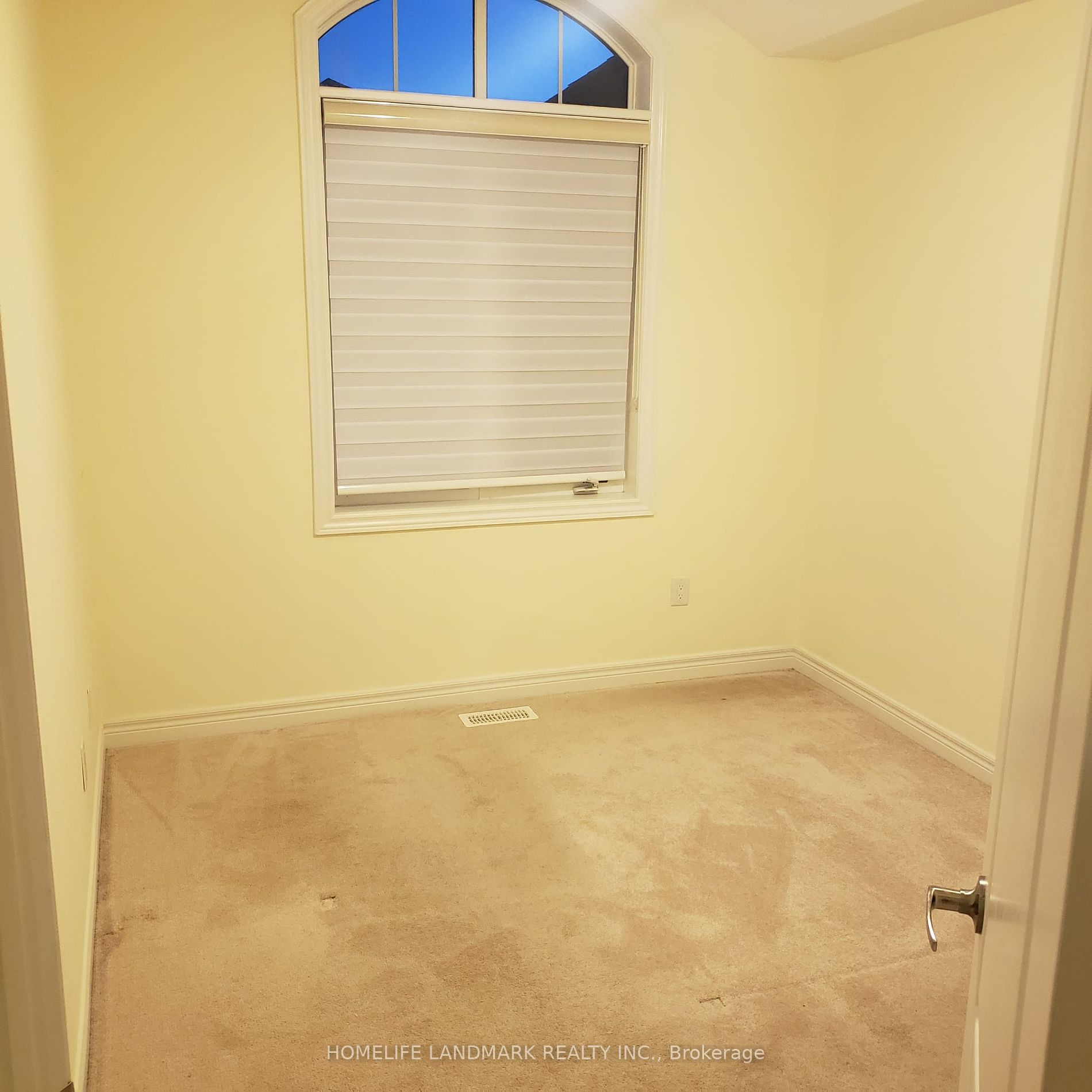 570 Linden Dr Property Photo 4