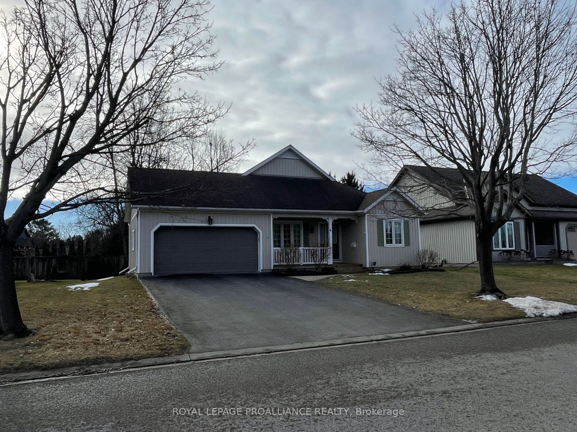 4 Mills Rd Property Photo 2