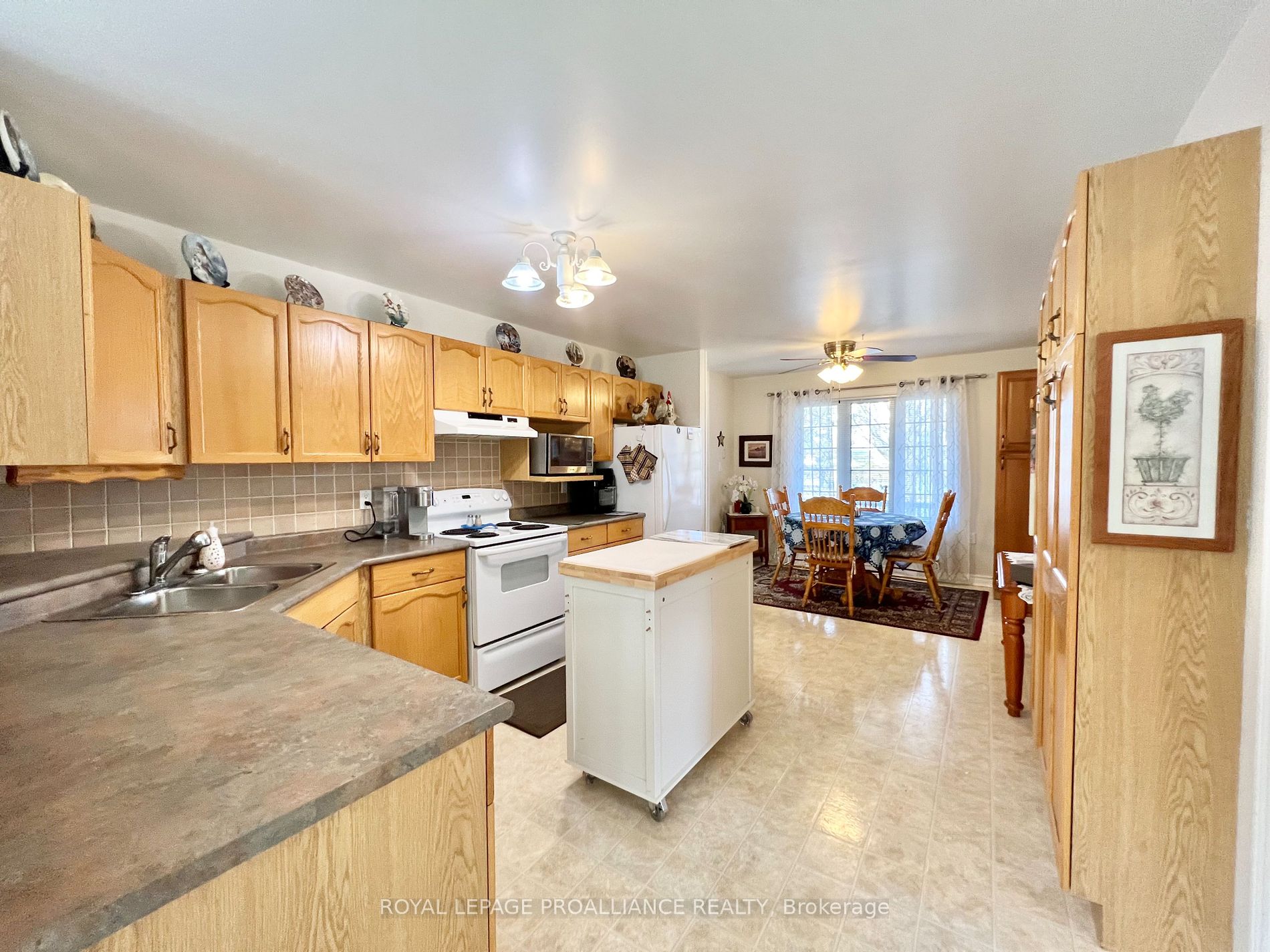 4 Mills Rd Property Photo 6
