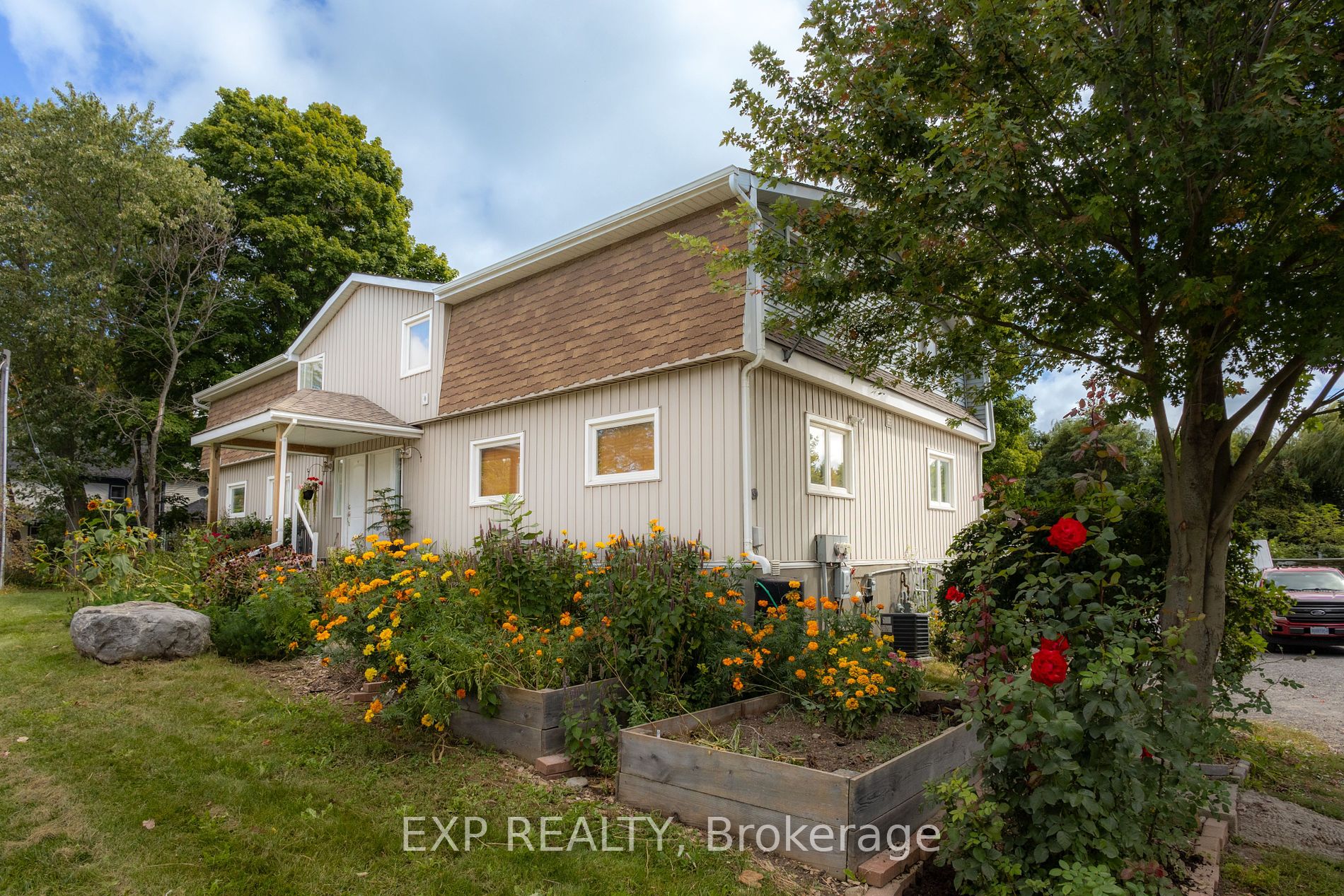 13445 Loyalist Pkwy Property Photo
