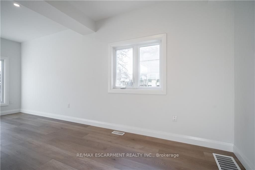 128 Harmony Ave Property Photo 11