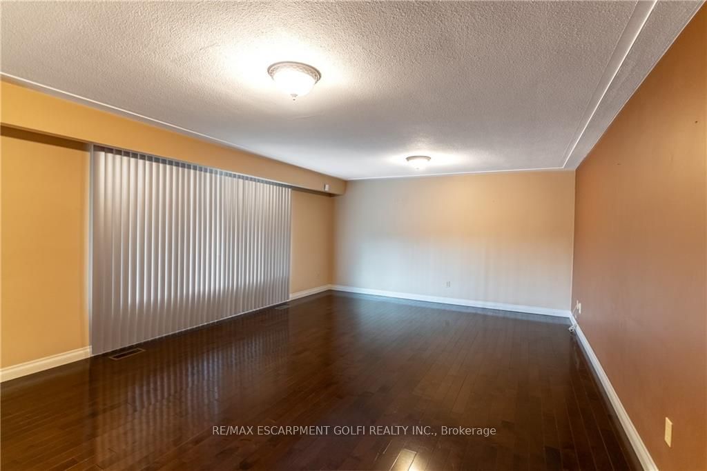 73 Owen Pl Property Photo 16
