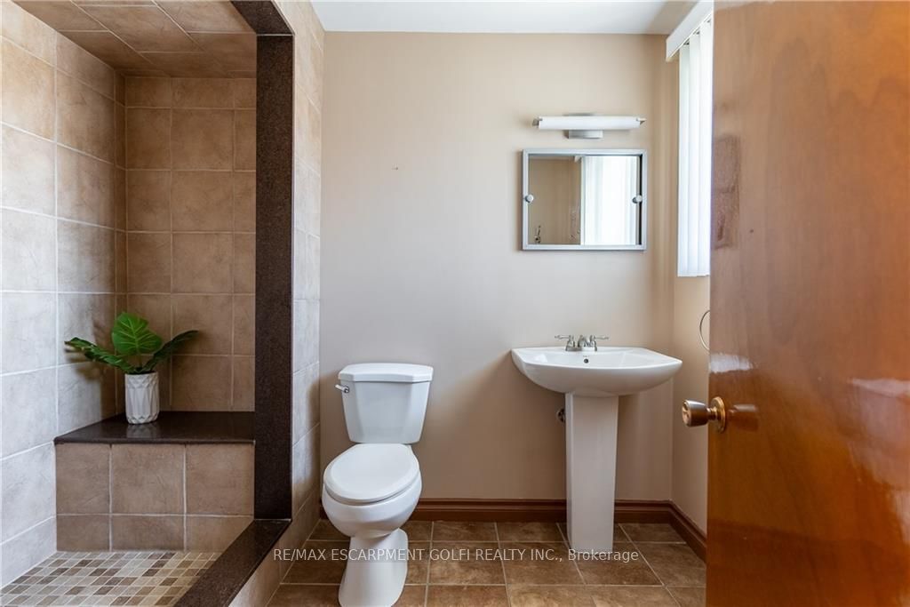 73 Owen Pl Property Photo 17