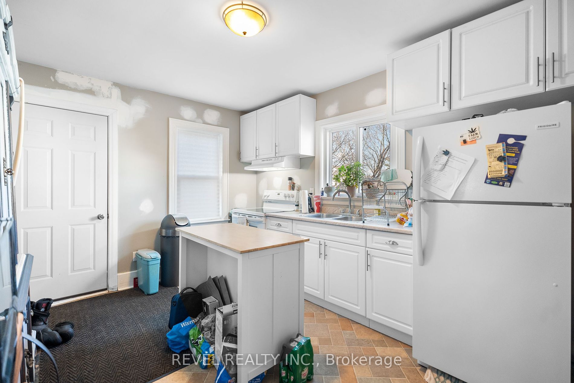 245 Mcalpine Ave S Property Photo 10