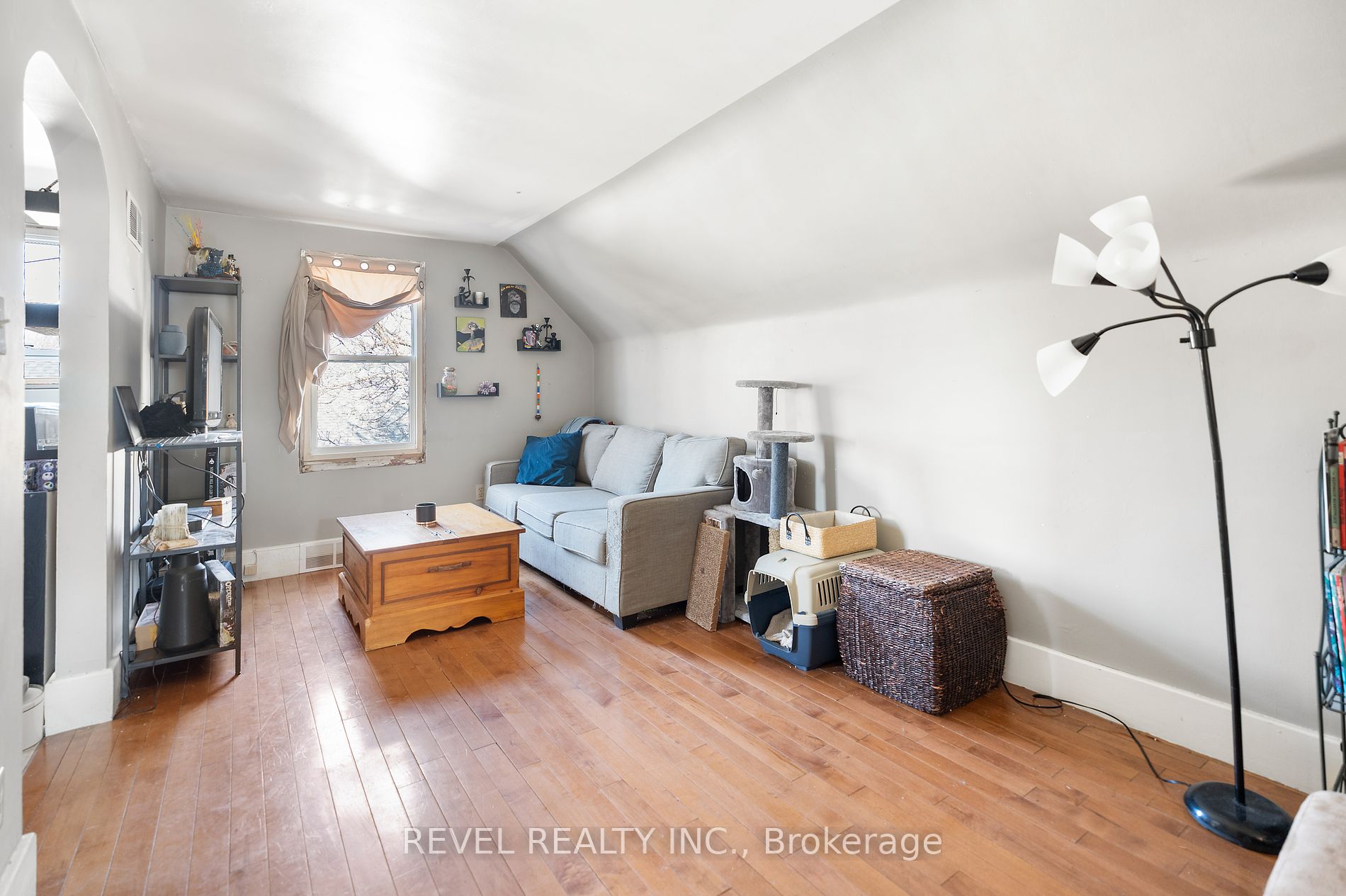 245 Mcalpine Ave S Property Photo 16