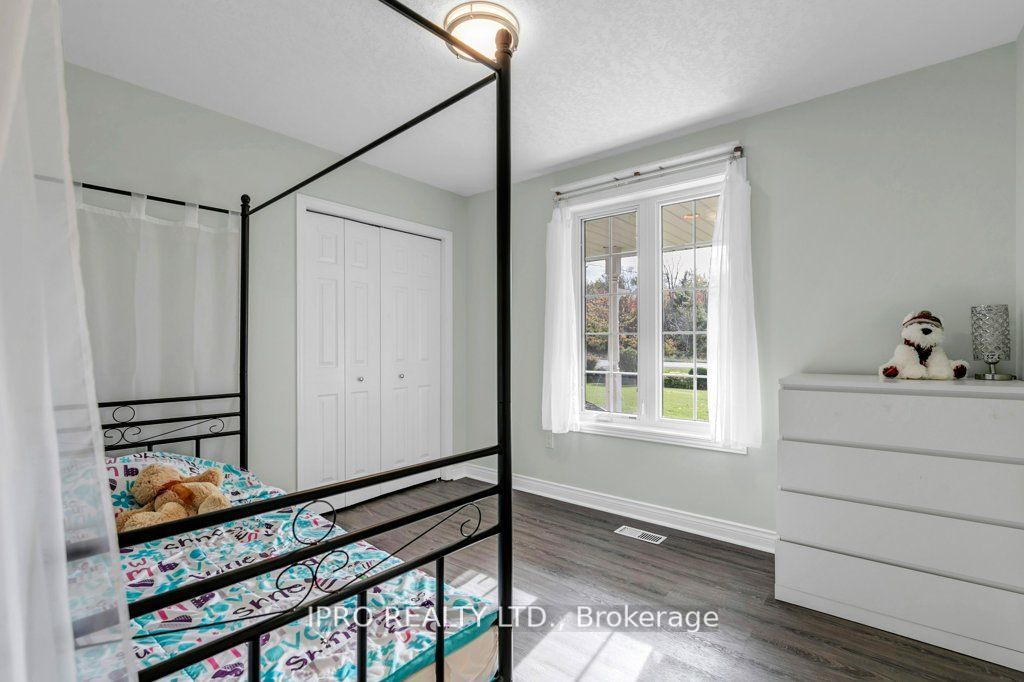 7676 Leslie Rd W Property Photo 10