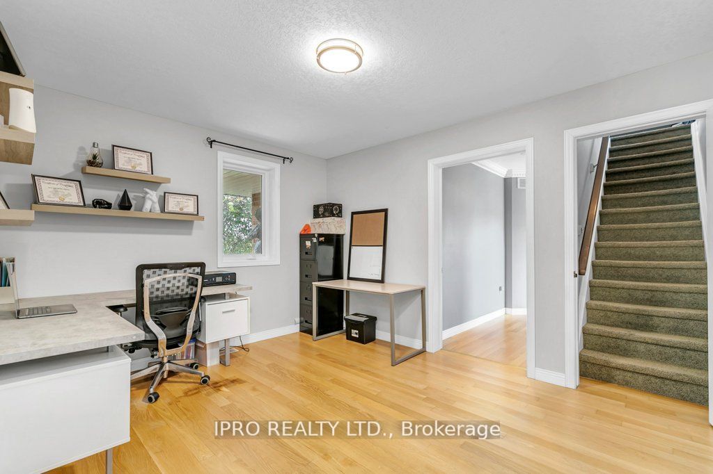 7676 Leslie Rd W Property Photo 14