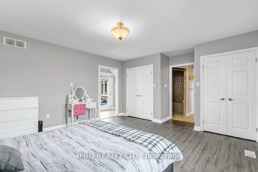 7676 Leslie Rd W Property Photo 16