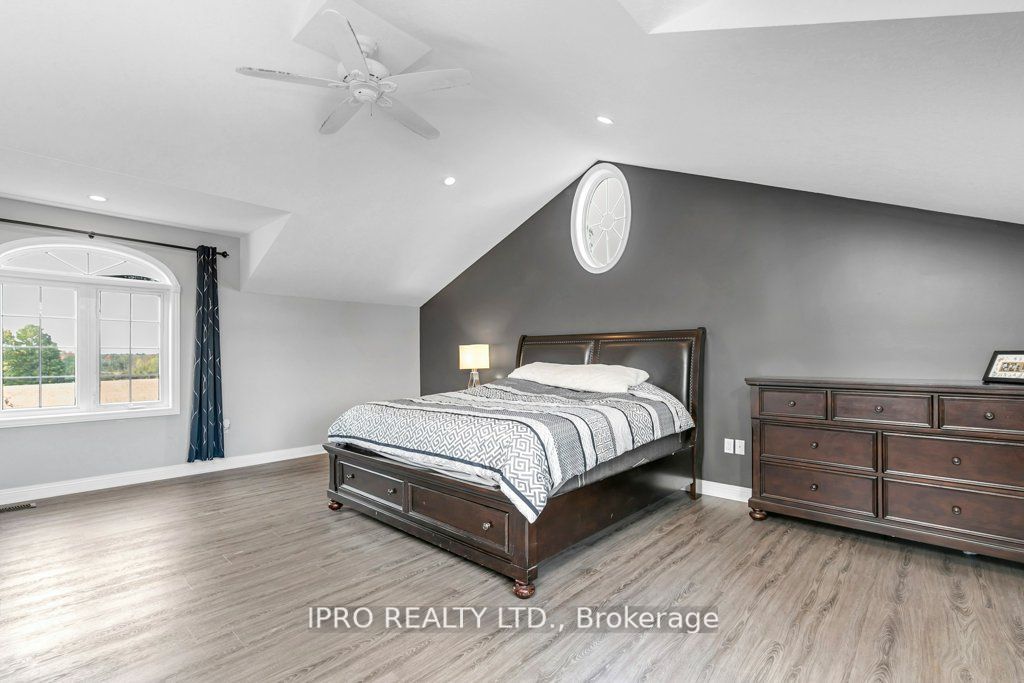 7676 Leslie Rd W Property Photo 20