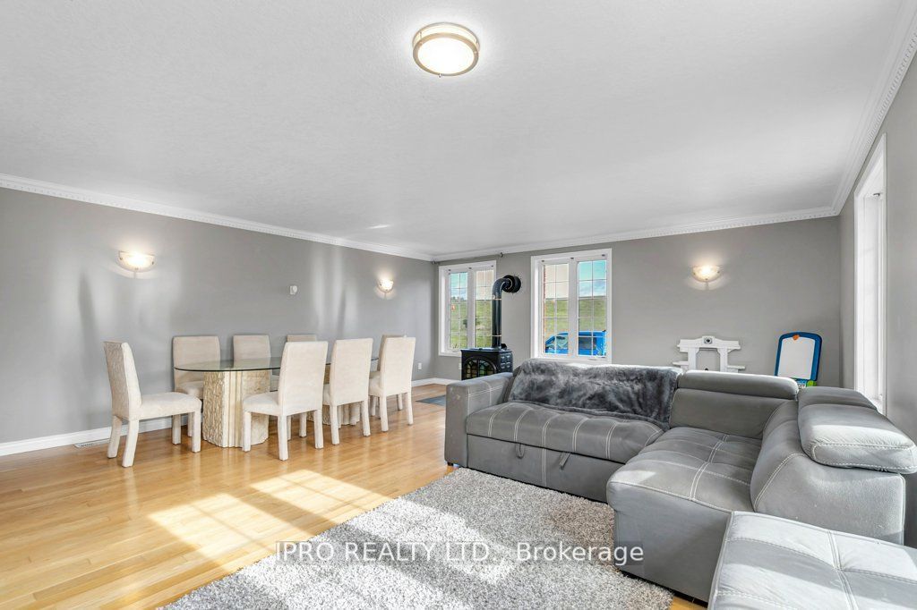 7676 Leslie Rd W Property Photo 23