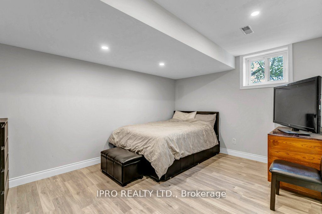7676 Leslie Rd W Property Photo 26