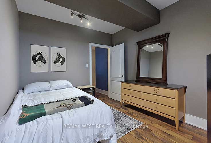 436527 Fourth Line E Property Photo 18