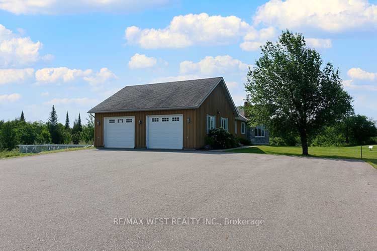 436527 Fourth Line E Property Photo 36