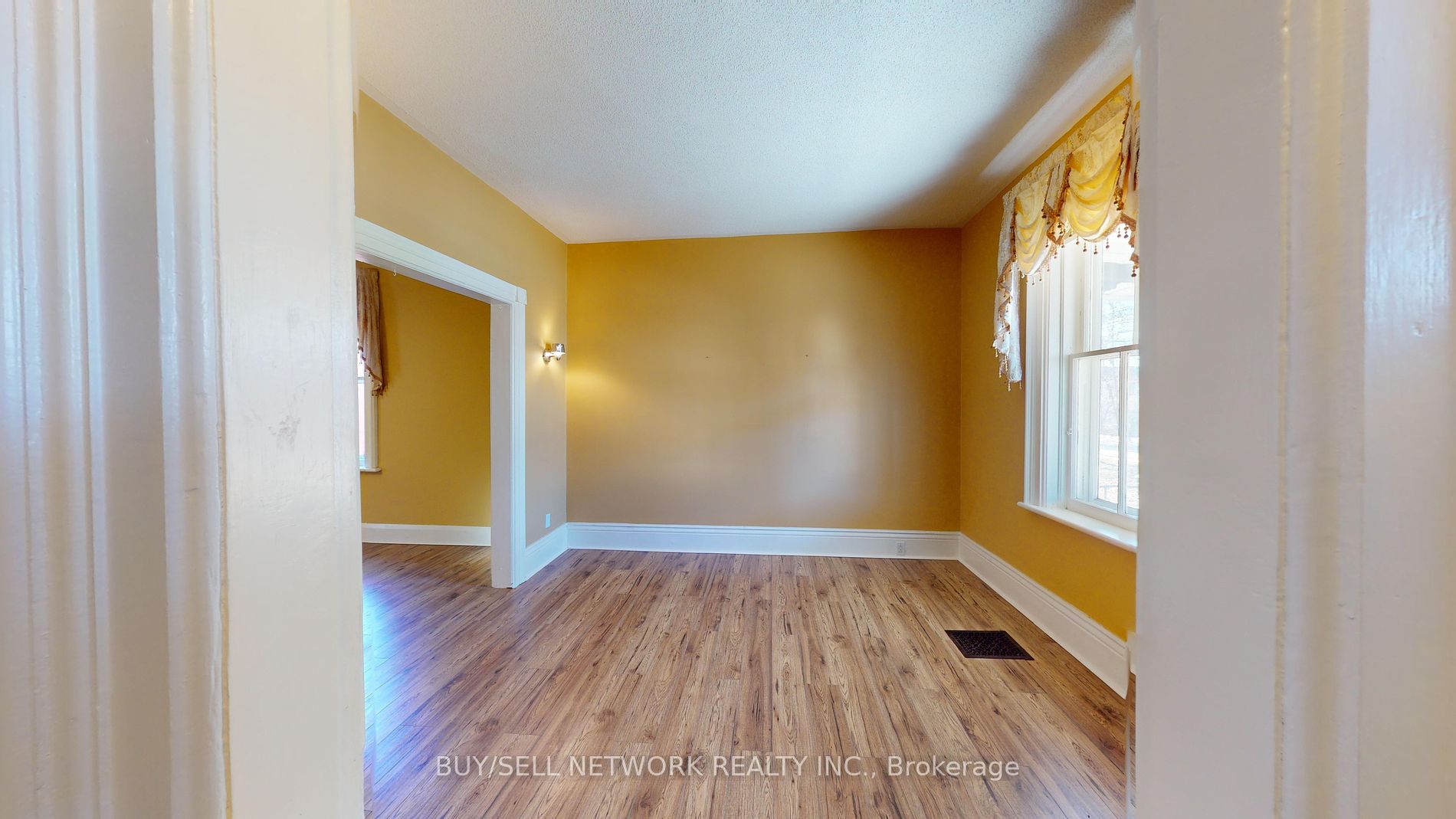 112 Stewart St Property Photo 6