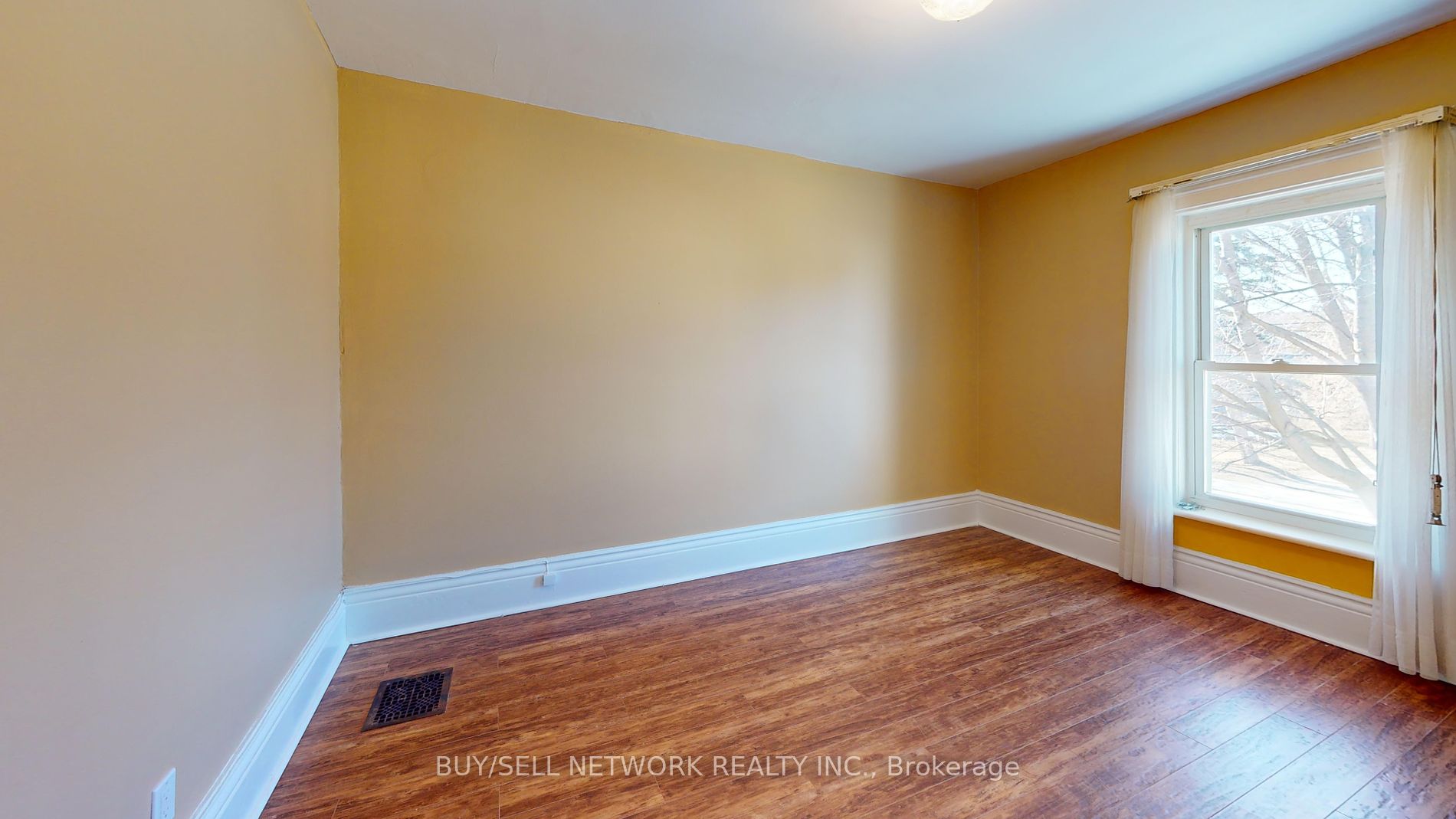 112 Stewart St Property Photo 18