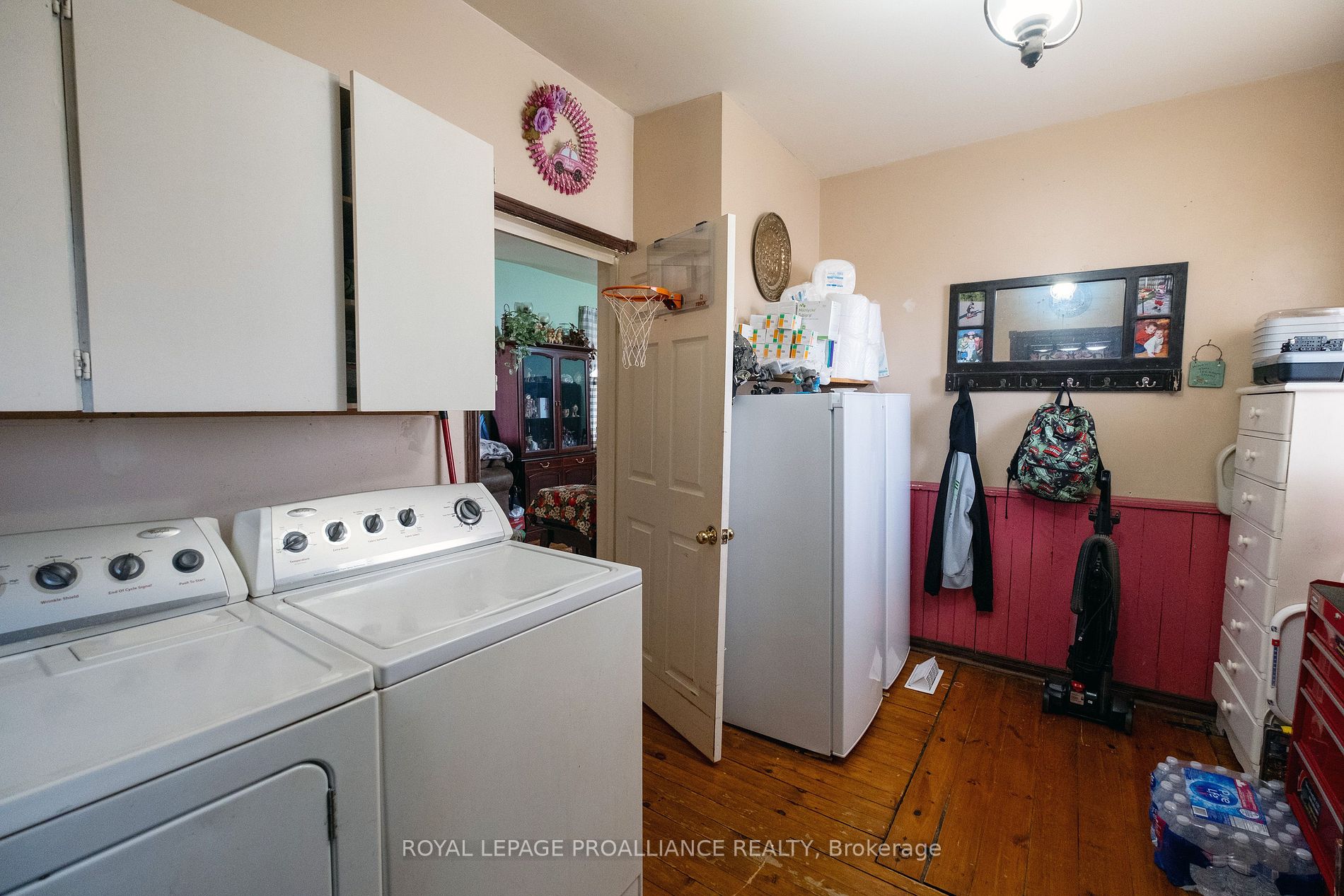 41 George St E Property Photo 22