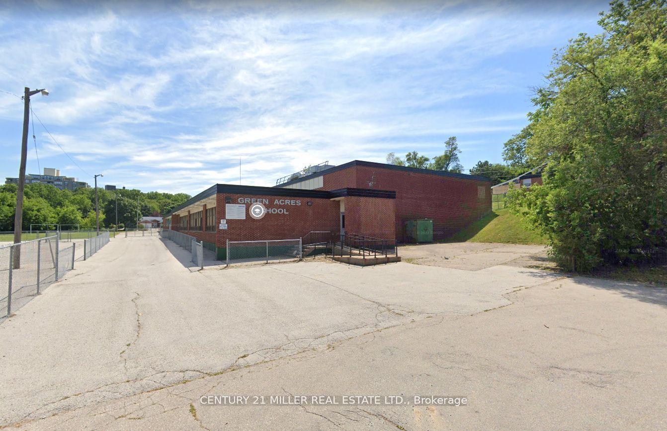 45 Randall Ave Property Photo 12