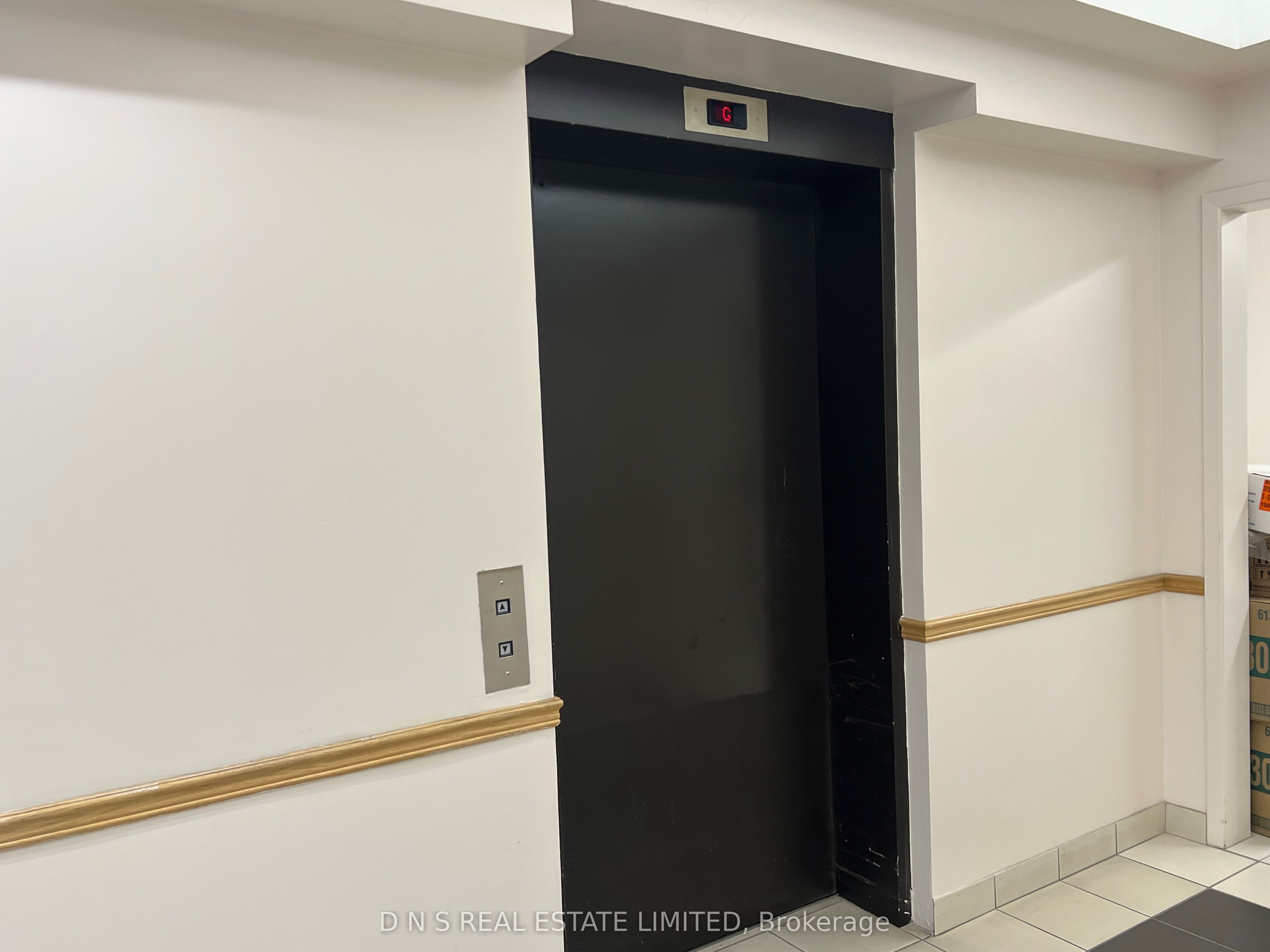 #203 - 160 Charlotte Street Property Photo 4