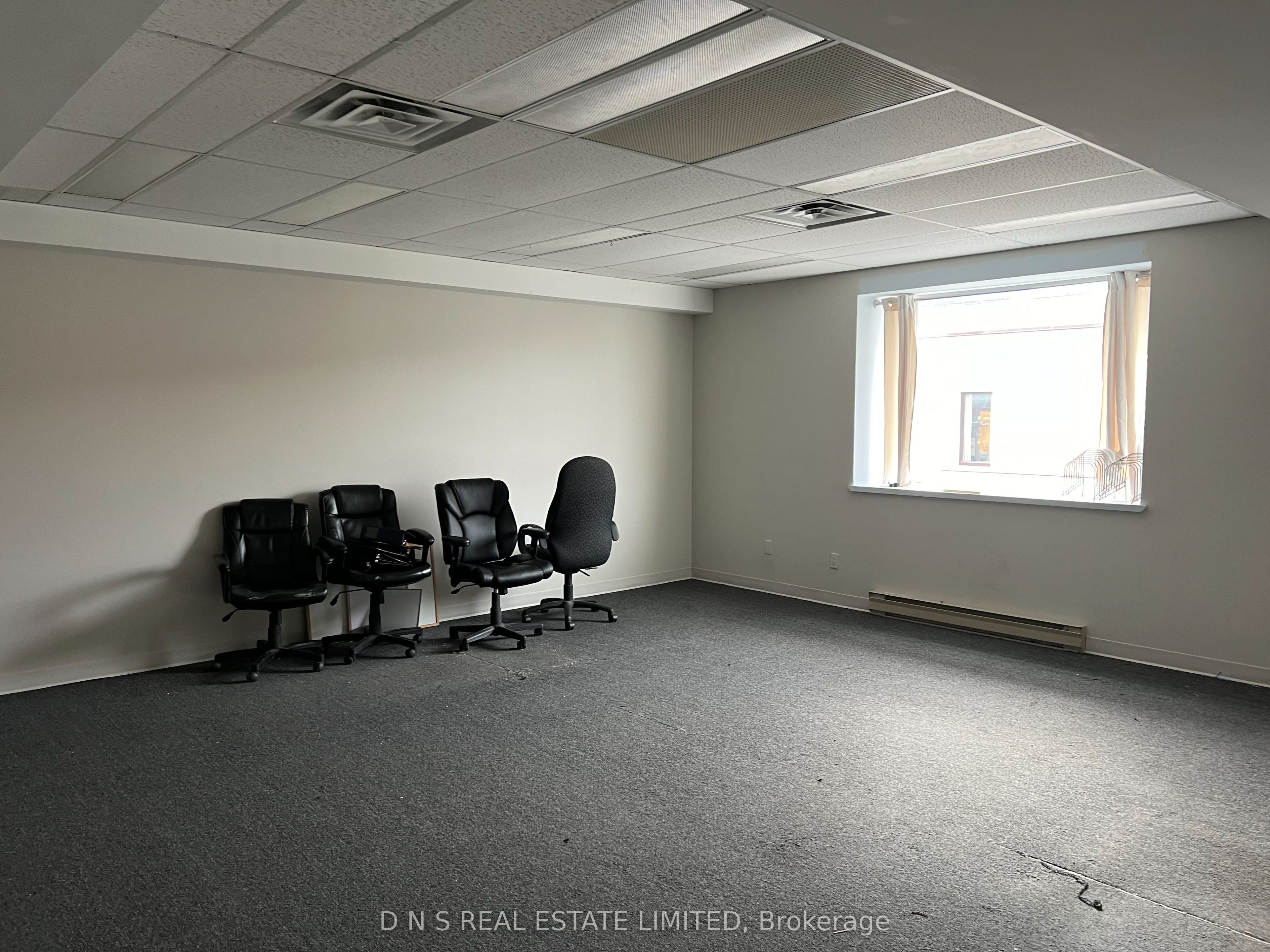 #203 - 160 Charlotte Street Property Photo 5