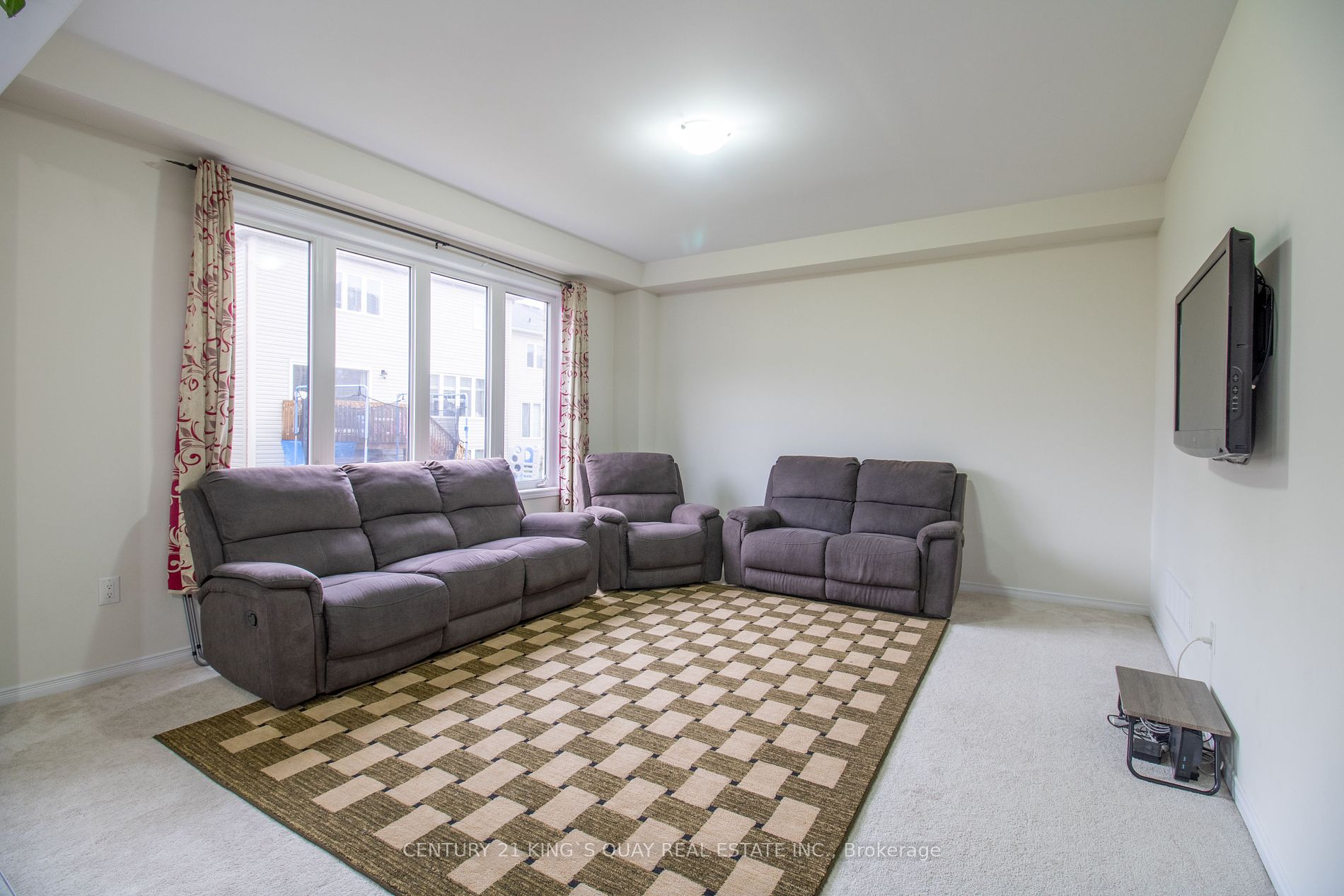 25 Alexandra Dr Property Photo 11