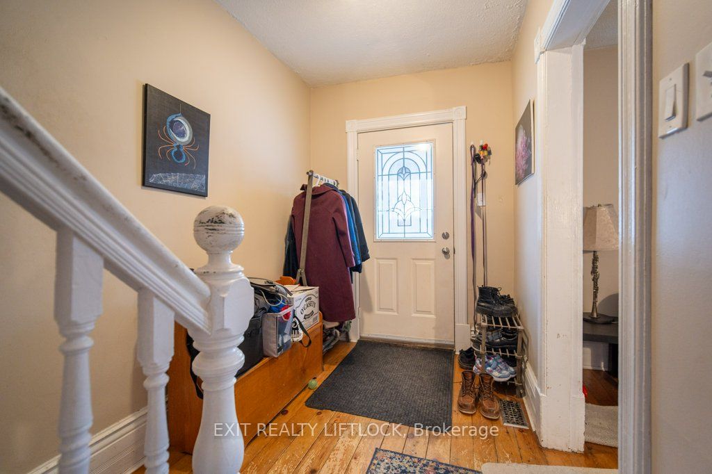 49 Jackson Ave Property Photo 2