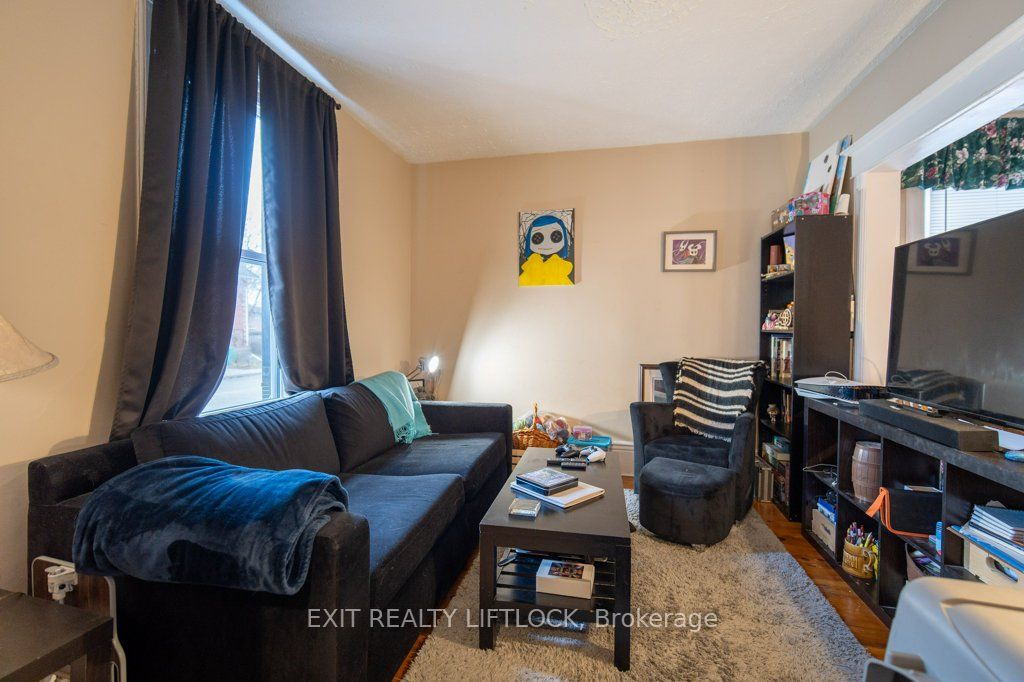 49 Jackson Ave Property Photo 3