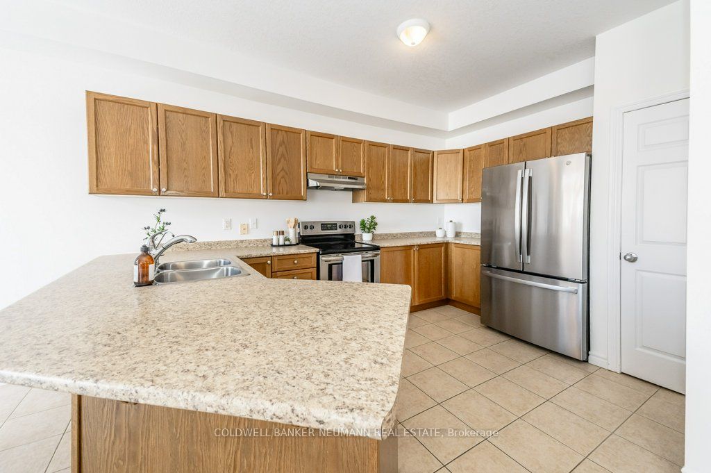 12 Carere Cres Property Photo 9