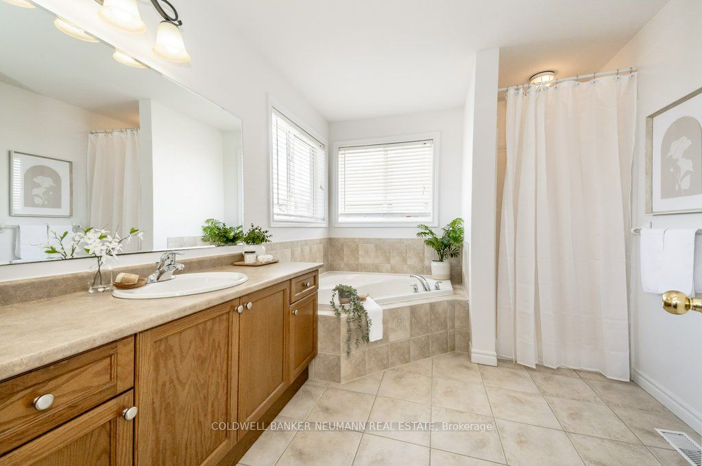 12 Carere Cres Property Photo 23