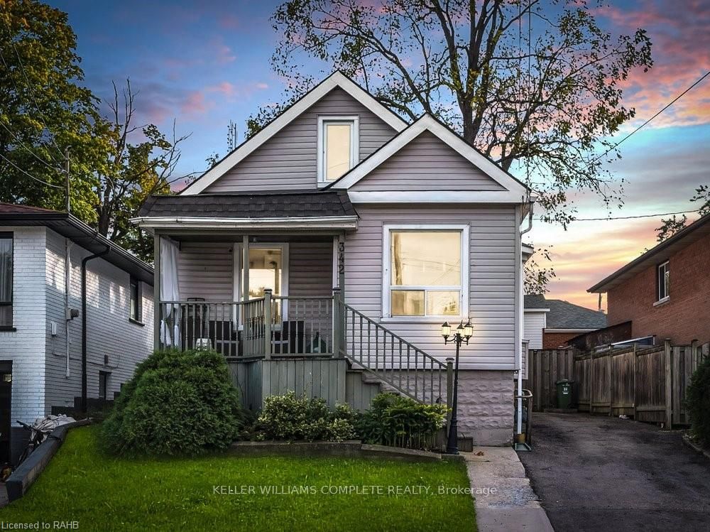 342 Queensdale Ave E Property Photo