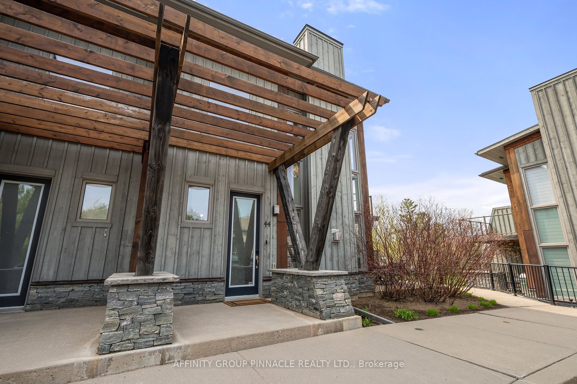 44 Carrick Tr Property Photo 1