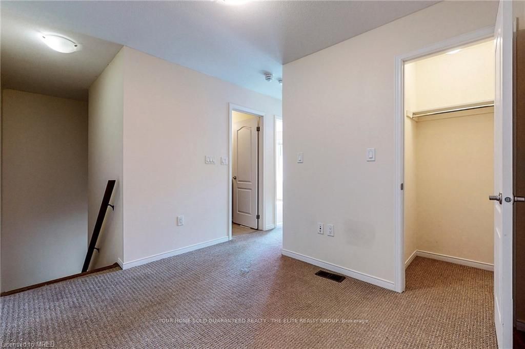 5010 Desantis Dr Property Photo 8