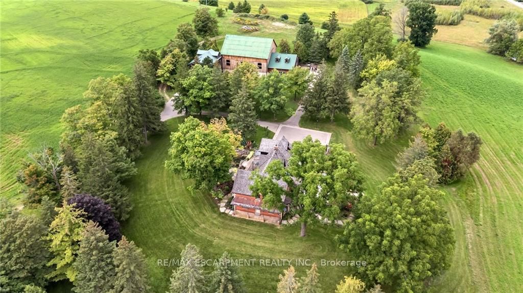 1399 Safari Road Property Photo 2