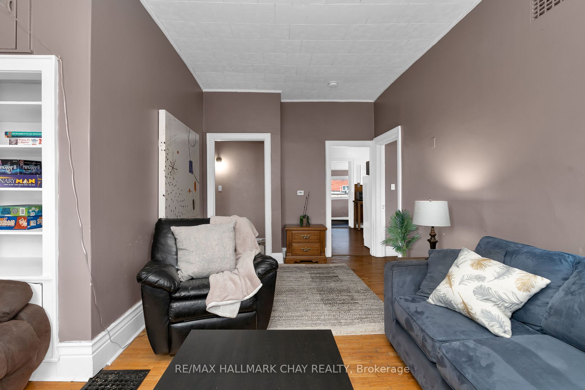 16 Trowbridge St W Property Photo 4