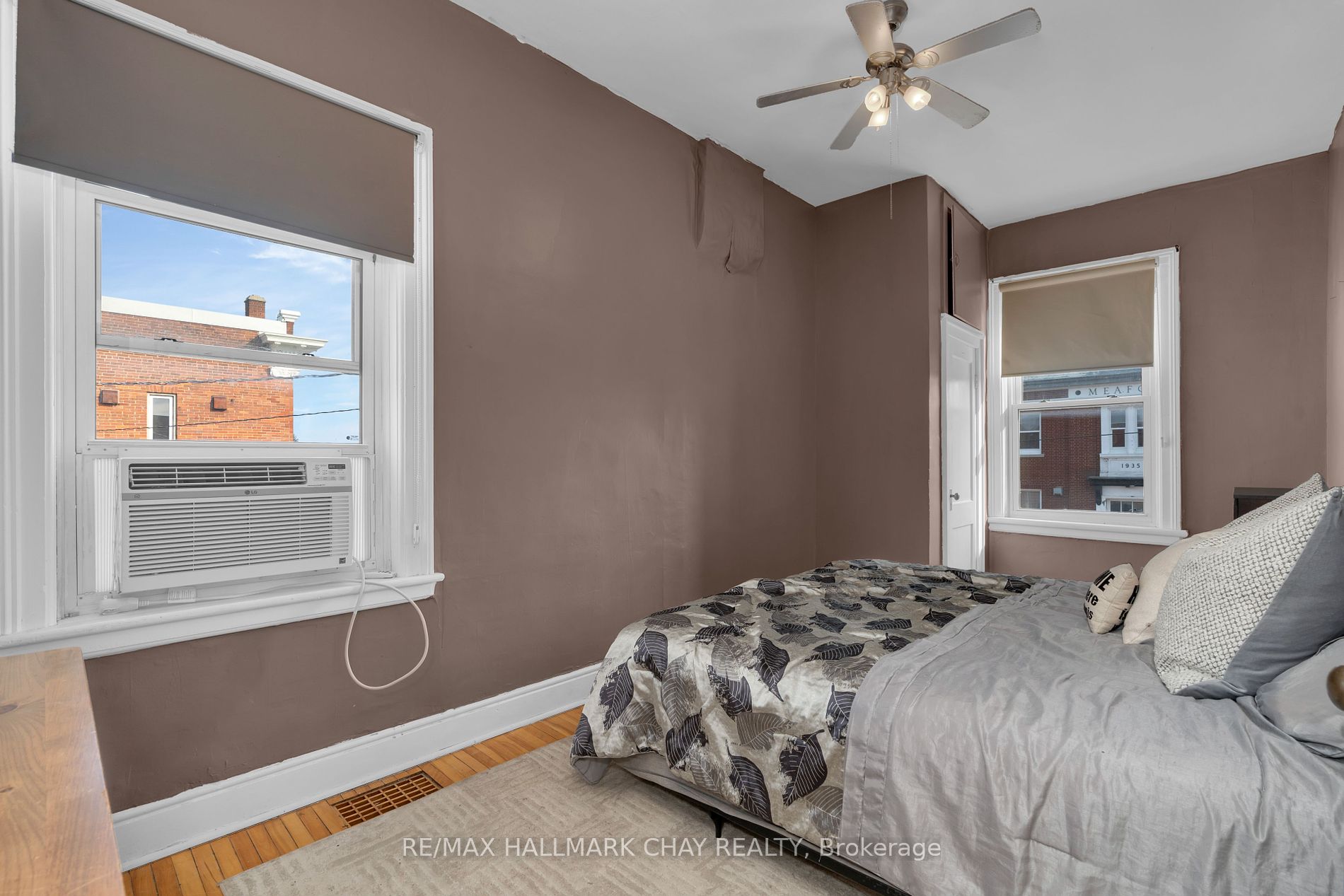16 Trowbridge St W Property Photo 6