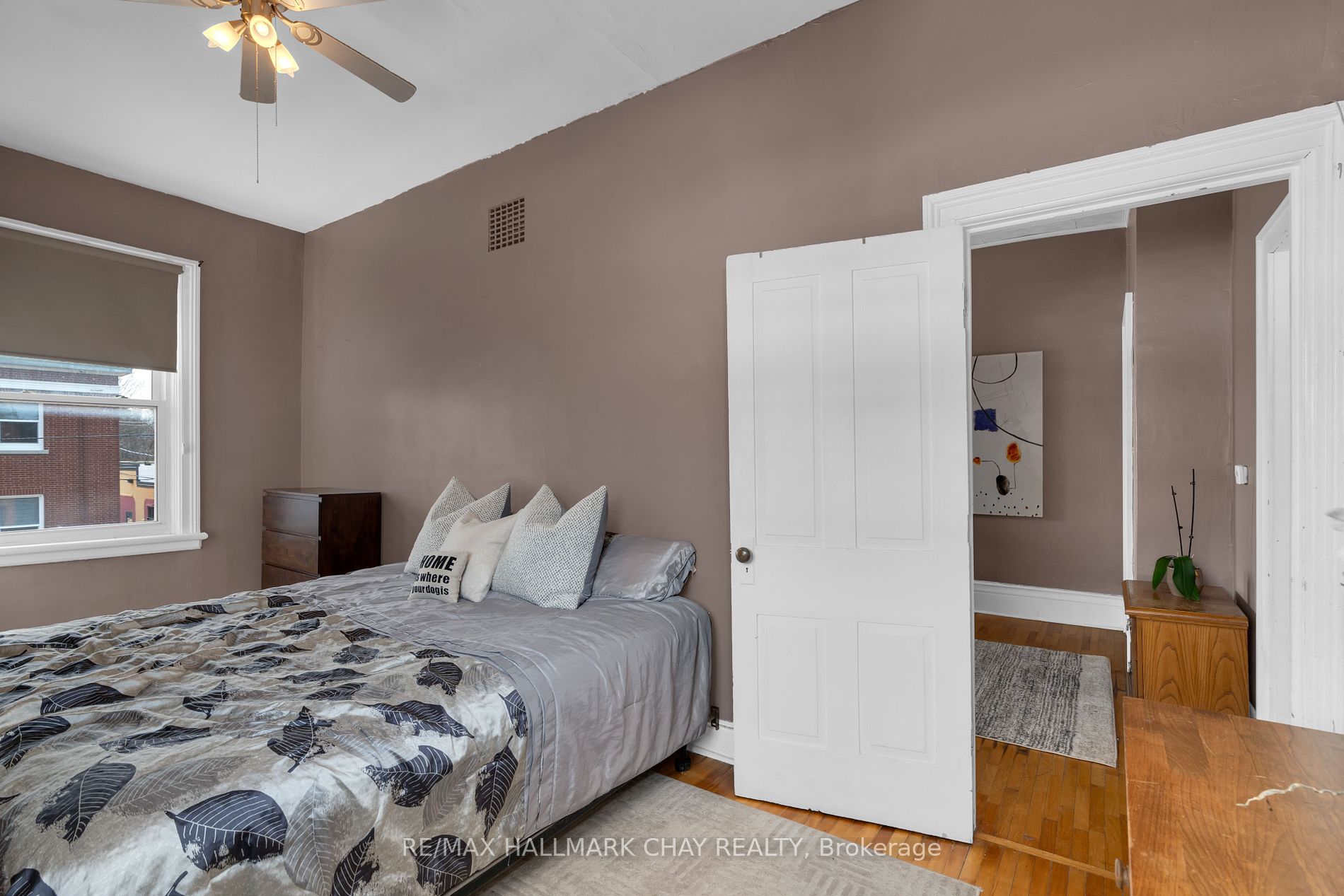 16 Trowbridge St W Property Photo 7