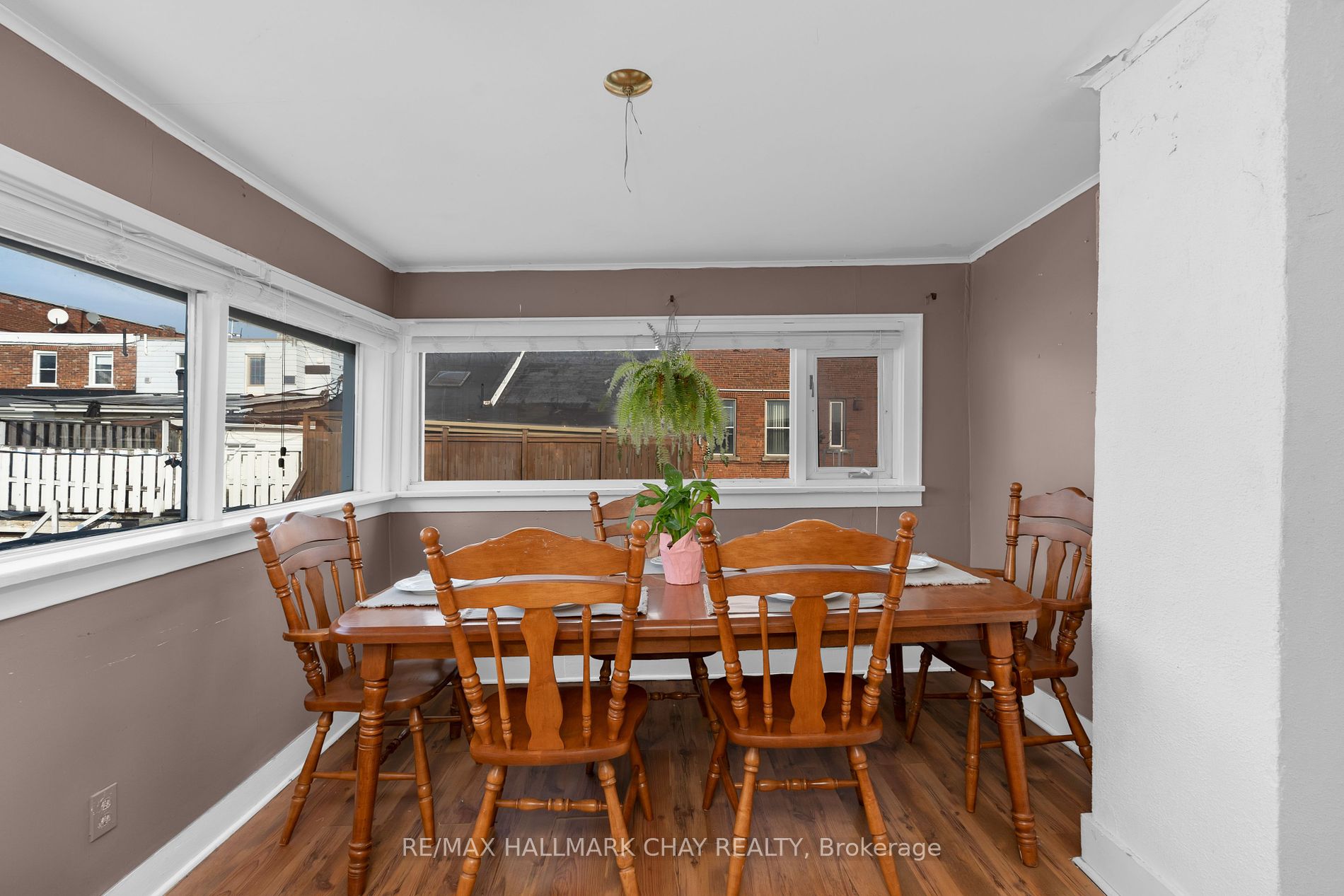 16 Trowbridge St W Property Photo 17